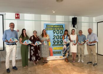 La Junta presenta en Torremolinos la campaña de difusión del Teléfono de Atención a la Mujer 900 200 999