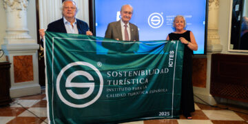 Málaga acredita la calidad y la sostenibilidad de sus playas con nuevas certificaciones