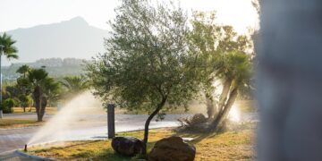 El Ayuntamiento de Marbella impulsa una actuación integral en el Parque de los Tres Jardines tras reparar el sistema de riego