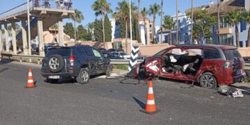 Un grave accidente en el cruce de Casares Costa se salda con una persona herida