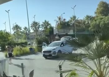 Una persona inocente herida en un tiroteo en un supermercado de Estepona