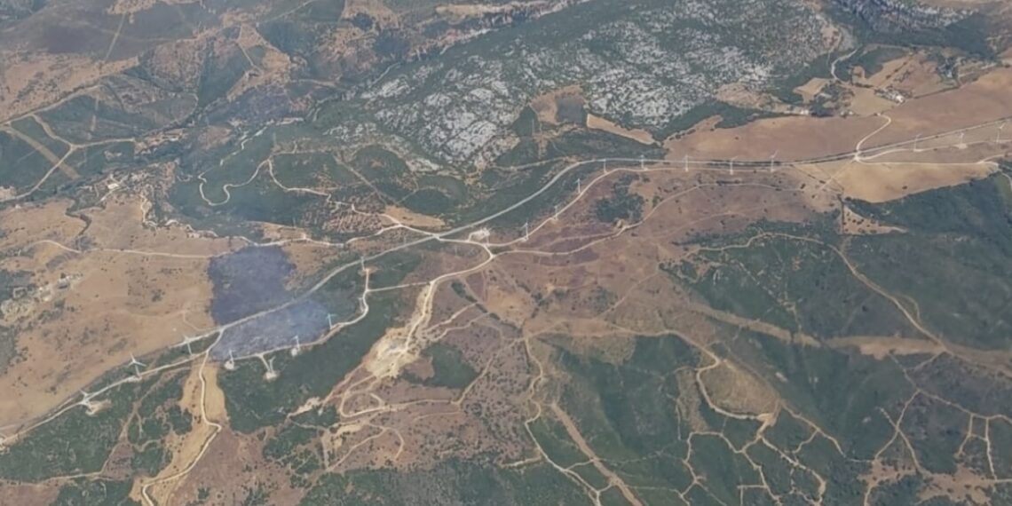 Estabilizado el incendio forestal en el Parque Eólico Ignacio Molina, en Casares