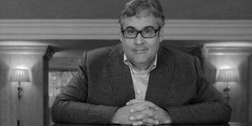 El escritor Juan Manuel de Prada y el editor Javier Jiménez conversarán sobre las visiones de España en una nueva cita del ciclo ‘Noche en el Jardín de los Brenan’