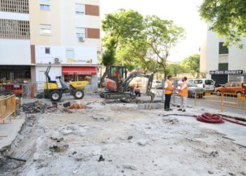 Marbella renueva la plaza de Torres Murciano para fomentar el ocio y el ajedrez