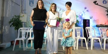 La Feria de Nueva Andalucía arranca entre luces, emoción y recuerdos compartidos