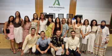 El Hospital Universitario y el Distrito Costa del Sol rinden homenaje a los 21 especialistas internos residentes que finalizan su formación