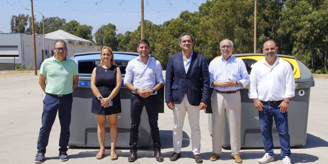 Comienza la distribución de los 600 nuevos contenedores de envases ligeros y papel-cartón