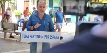 Bendodo denuncia el “ninguneo” del Gobierno tras no ejecutar mejoras en la movilidad de la Costa del Sol