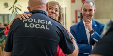 La directora de Emergencias 112 visita Benalmádena para reforzar la coordinación y conocer la modernización de la Policía Local