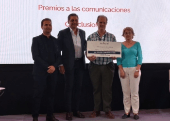 Manuel Oliva, otorrinolaringólogo del Hospital Costa de Sol, consigue un doble premio por sus avances en Neurootología