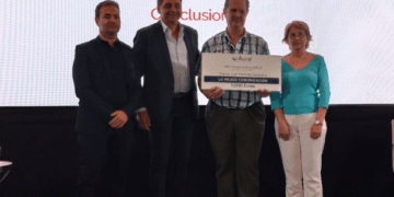 Manuel Oliva, otorrinolaringólogo del Hospital Costa de Sol, consigue un doble premio por sus avances en Neurootología