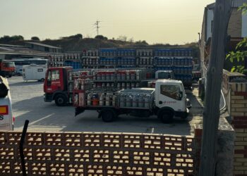 Denuncian uso irregular de un parking de caravanas para operaciones con gas envasado en Campanillas