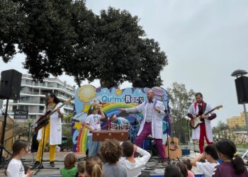 Torremolinos impulsa este verano espectáculos de magia, música y marionetas para toda la familia