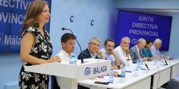 El PP anima a sus bases a seguir trabajando «cogidos de la mano» de la sociedad malagueña