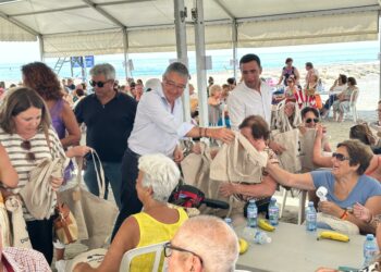 Más de 2.500 mayores participan en la nueva edición de La Gramola de la Diputación