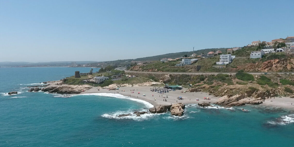 Rescatan a un paddle surfista en plena madrugada en La Duquesa después de una intensa búsqueda