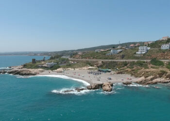 Rescatan a un paddle surfista en plena madrugada en La Duquesa después de una intensa búsqueda