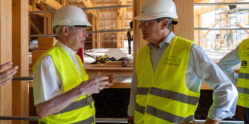 Salado resalta el avance del tejado de la Catedral y celebra la colaboración institucional para un proyecto histórico