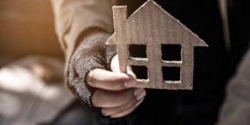 El Ayuntamiento de Málaga licita el servicio de atención e intervención social a personas sin hogar en el Centro de Acogida Municipal