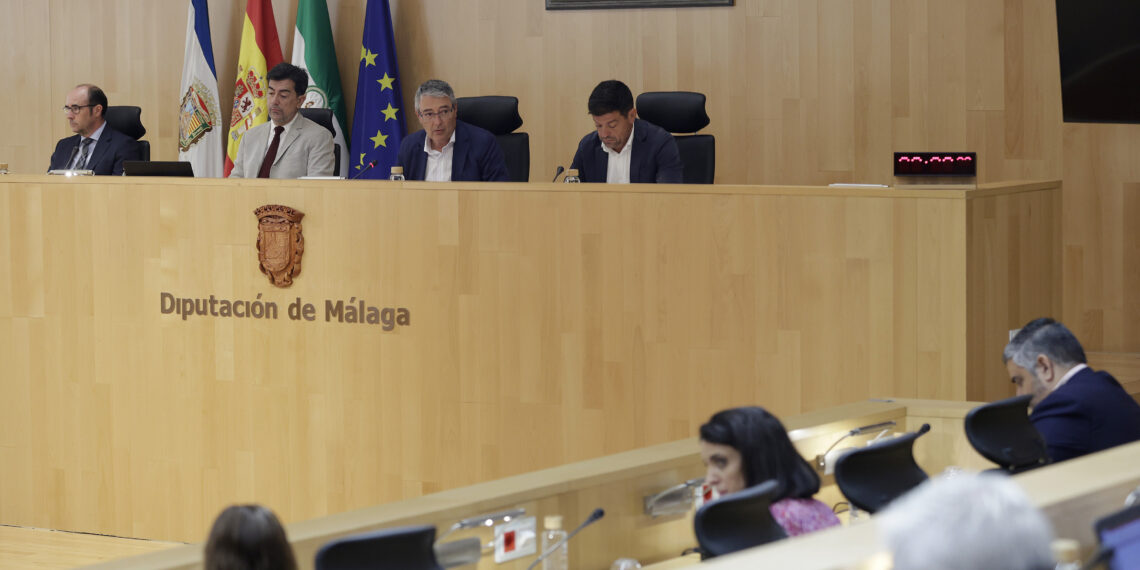La Diputación activa un primer plan de 10 millones para los municipios afectados por las danas que ampliará para cubrir daños en infraestructuras municipales