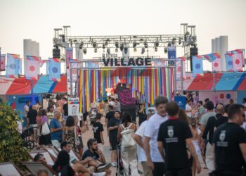 La Térmica Village recibe a más de 3.000 personas en Benalmádena en una noche de cultura alternativa