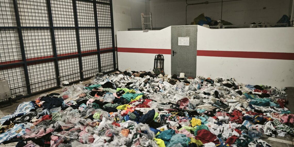 Operación policial en Torremolinos y Benalmádena: intervenidos 2.300 artículos de venta ambulante ilegal