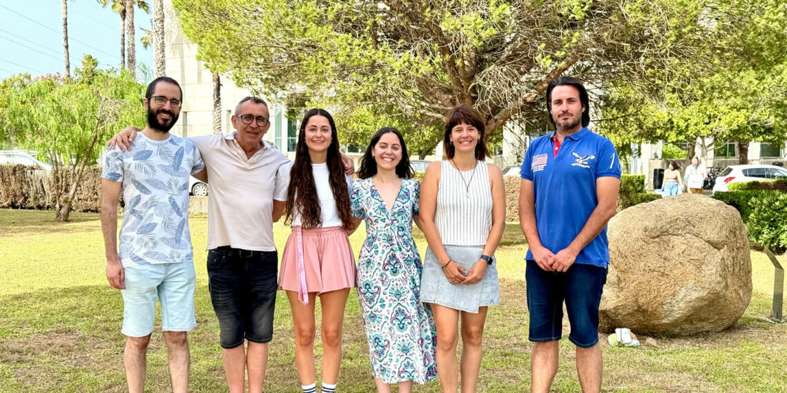 Científicos andaluces revelan el impacto de las cremas solares sobre las praderas marinas de la Bahía de Cádiz