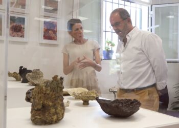 La Oficina de Turismo de Mijas inaugura la exposición “Los Colores de la Tierra” de la artista sueca Jessica Persson