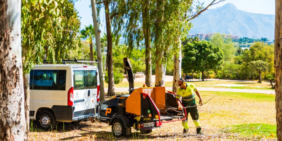 San Pedro Alcántara impulsa una gestión sostenible de los residuos vegetales en el Parque de los Tres Jardines