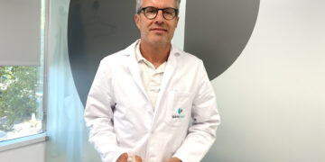 Fascitis plantar, esguinces y dolores de espalda: los riesgos de “vivir” en chanclas