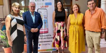 Andalucía sigue liderando la revolución tecnológica en el cuidado de los mayores y personas dependientes con una app gratuita para móviles