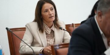 La concejala de Servicios Sociales de Mijas recuerda que el nuevo contrato del SAD mejora las condiciones laborales y la atención a las personas dependientes