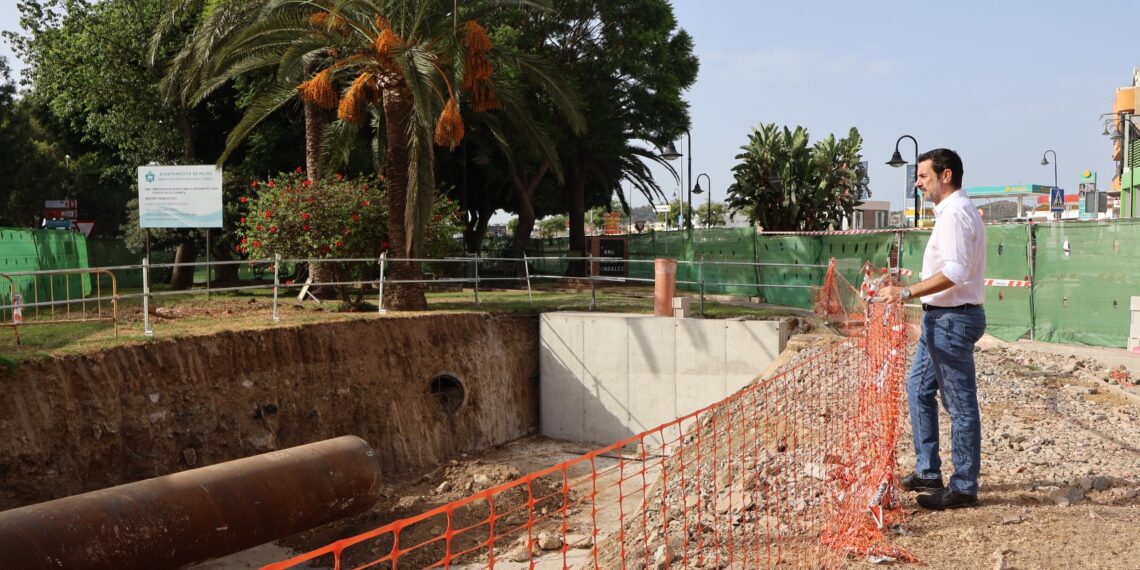 El Ayuntamiento de Mijas mejora la red de saneamiento y pluviales de varias calles de Las Lagunas con una inversión de más de un millón de euros