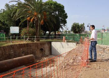 El Ayuntamiento de Mijas mejora la red de saneamiento y pluviales de varias calles de Las Lagunas con una inversión de más de un millón de euros