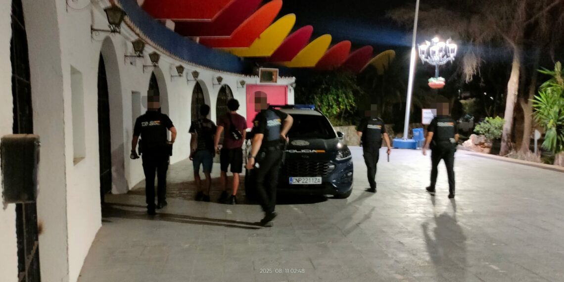 Dos gibraltareños de 16 años asaltan durante la madrugada el parque de atracciones Tivoli