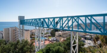 Más de 20.000 usuarios han probado el ascensor panorámico de Torremolinos desde su apertura en febrero