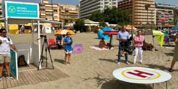 El servicio de aerovigilancia con drones de las playas de Fuengirola realizó seis misiones de rescate durante el pasado mes de julio