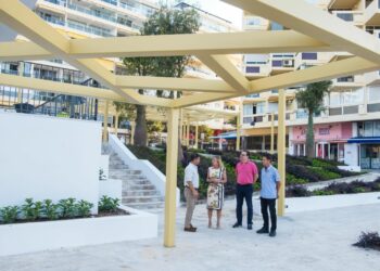 El Ayuntamiento culmina las obras de remodelación del Faro de Marbella y su entorno, ya abiertos al público