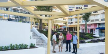 El Ayuntamiento culmina las obras de remodelación del Faro de Marbella y su entorno, ya abiertos al público