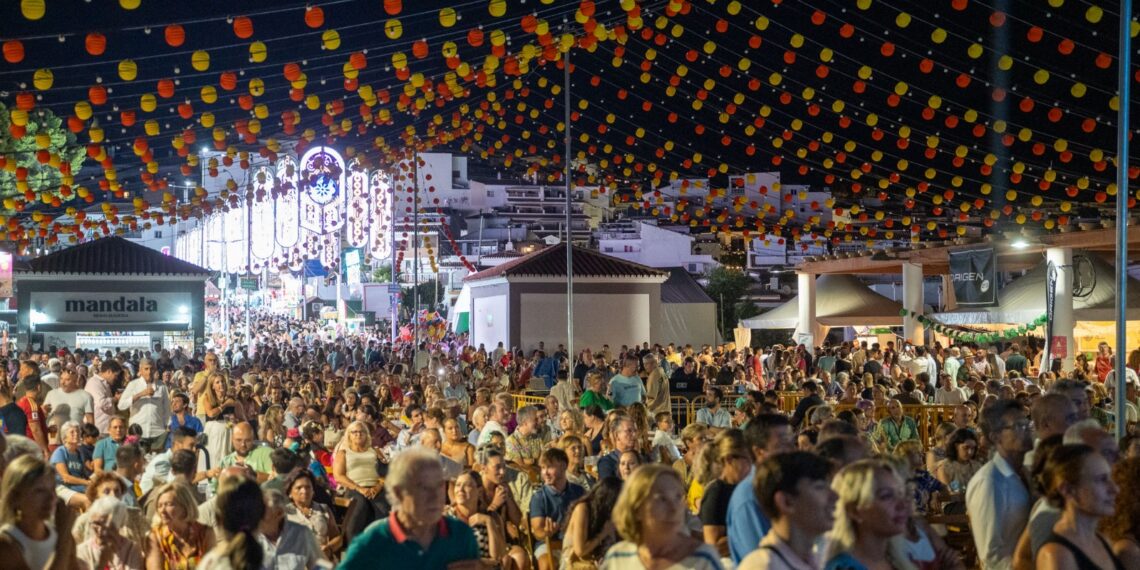 Éxito rotundo de afluencia en la Feria y Fiestas de Benalmádena Pueblo en honor a la Virgen de la Cruz