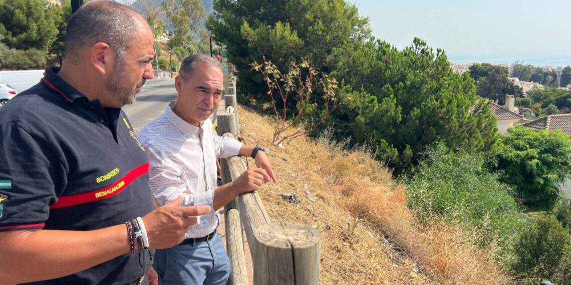 Benalmádena amplía la batería de actuaciones próximas a viviendas para prevenir posibles incendios forestales