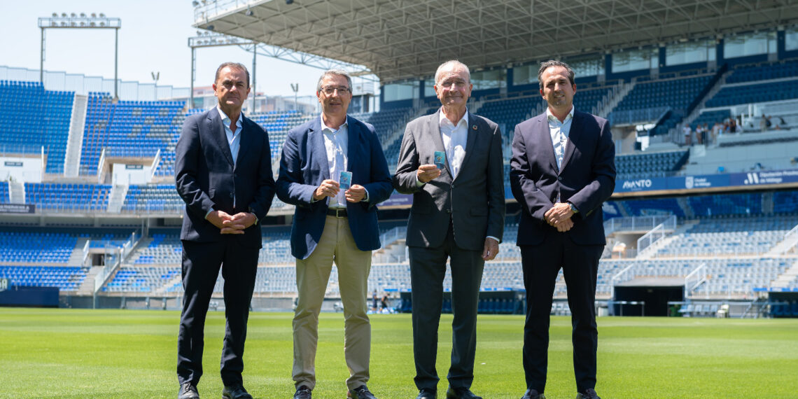 Francisco Salado renueva su compromiso con el Málaga Club de Fútbol