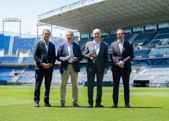 Francisco Salado renueva su compromiso con el Málaga Club de Fútbol