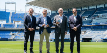 Francisco Salado renueva su compromiso con el Málaga Club de Fútbol