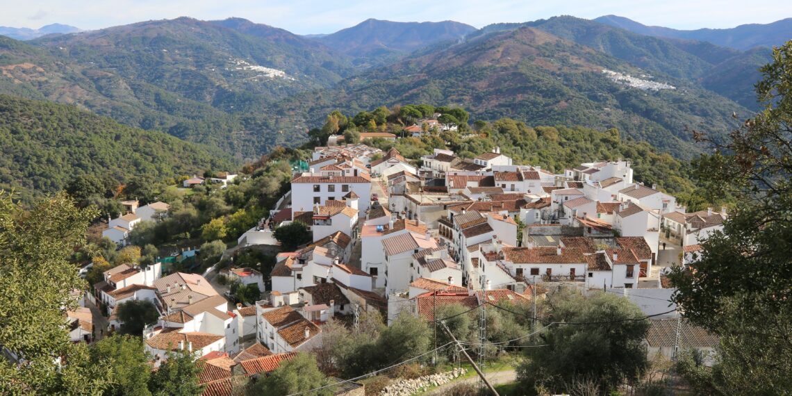 Diputación promueve comunidades energéticas, itinerarios peatonales y ciclistas en la Serranía de Ronda y la Sierra de las Nieves