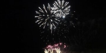 La Feria de Málaga comienza esta noche con el tradicional espectáculo de fuegos artificiales, música y drones