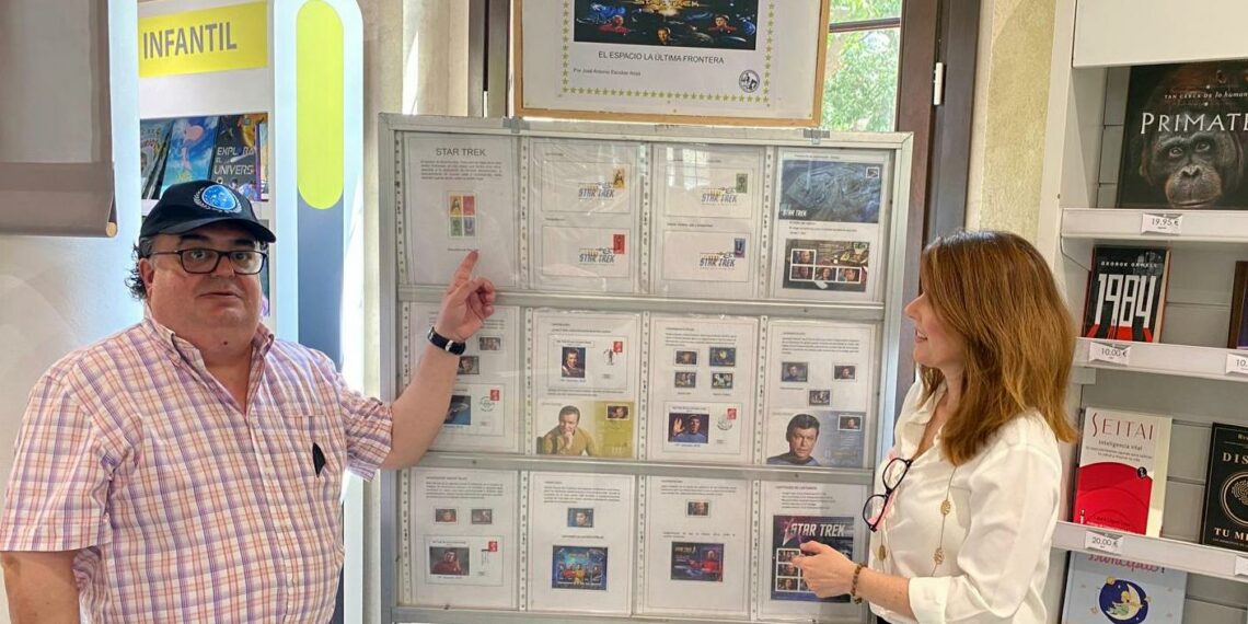 Correos acoge una exposición filatélica sobre el universo Star Trek en su oficina principal de Málaga