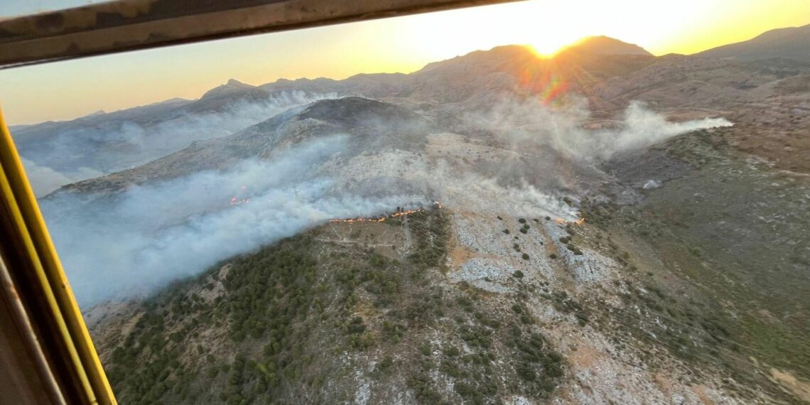 Estabilizado el incendio forestal declarado en Parauta durante la madrugada