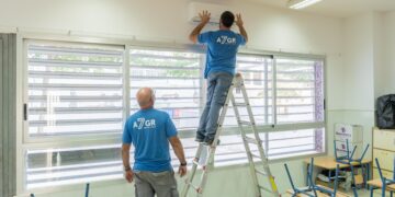 Estepona instalará medio centenar de equipos de climatización en los centros educativos públicos