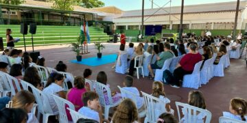 Fuengirola inicia el curso escolar 2025/2026 con una firme apuesta municipal por el bienestar del alumnado y la mejora de los centros educativos